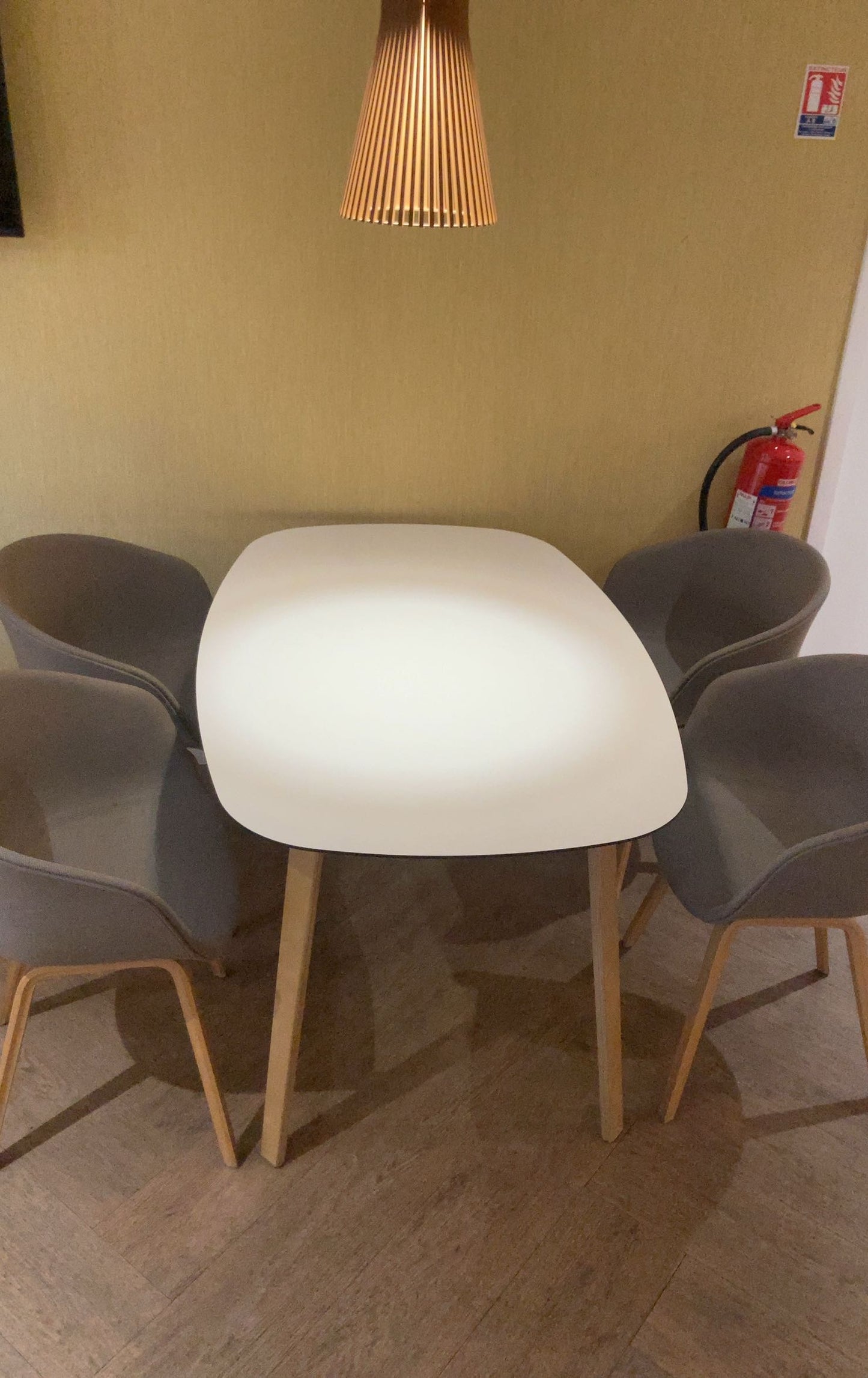 Table autre L140xl90