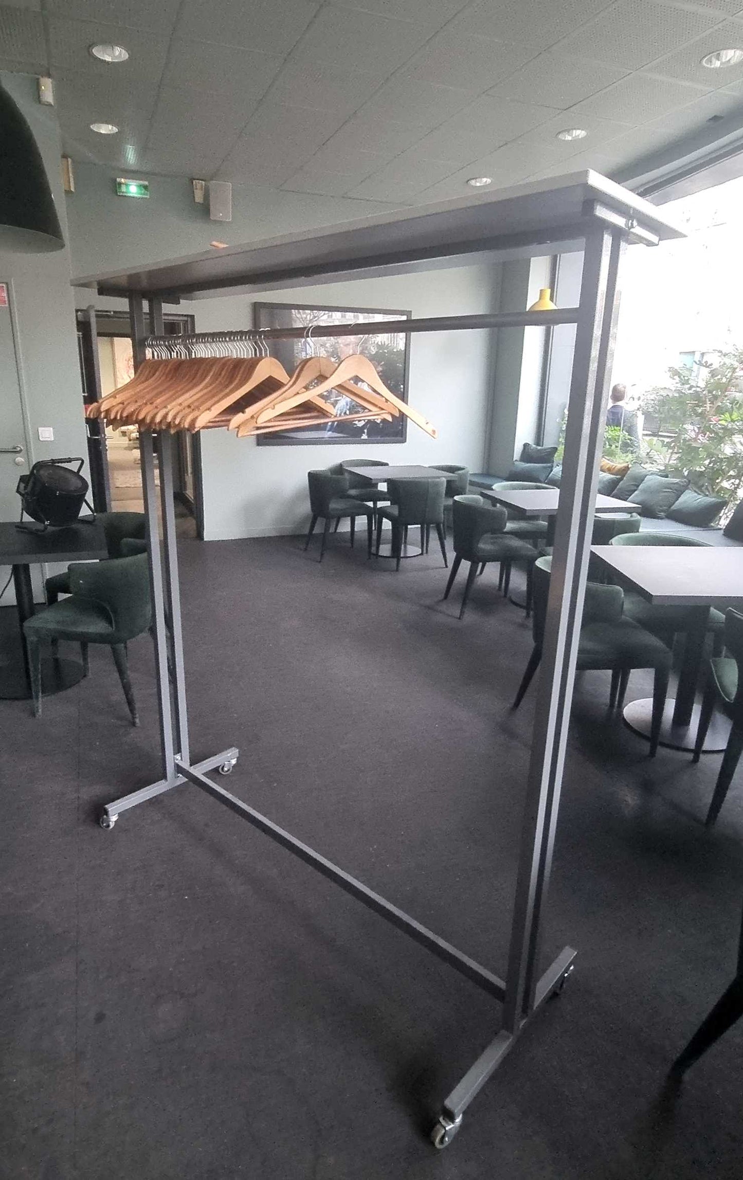 Portant vestiaire - Conforama