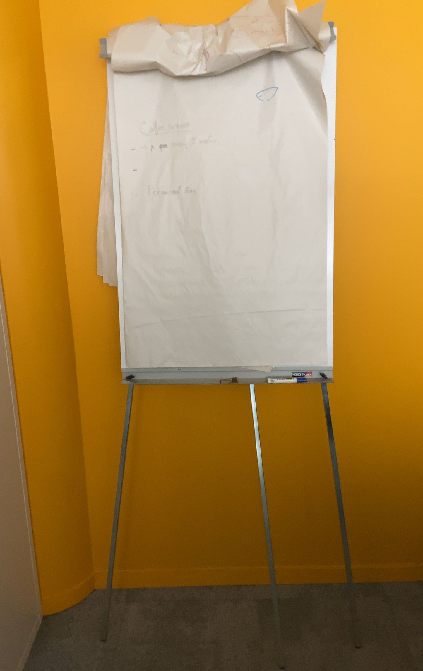 Tableau de conférence en métal gris