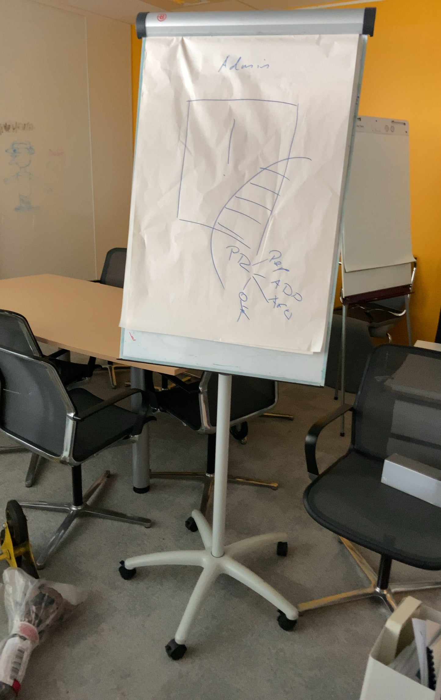 Tableau de présentation en métal gris 68x200 cm