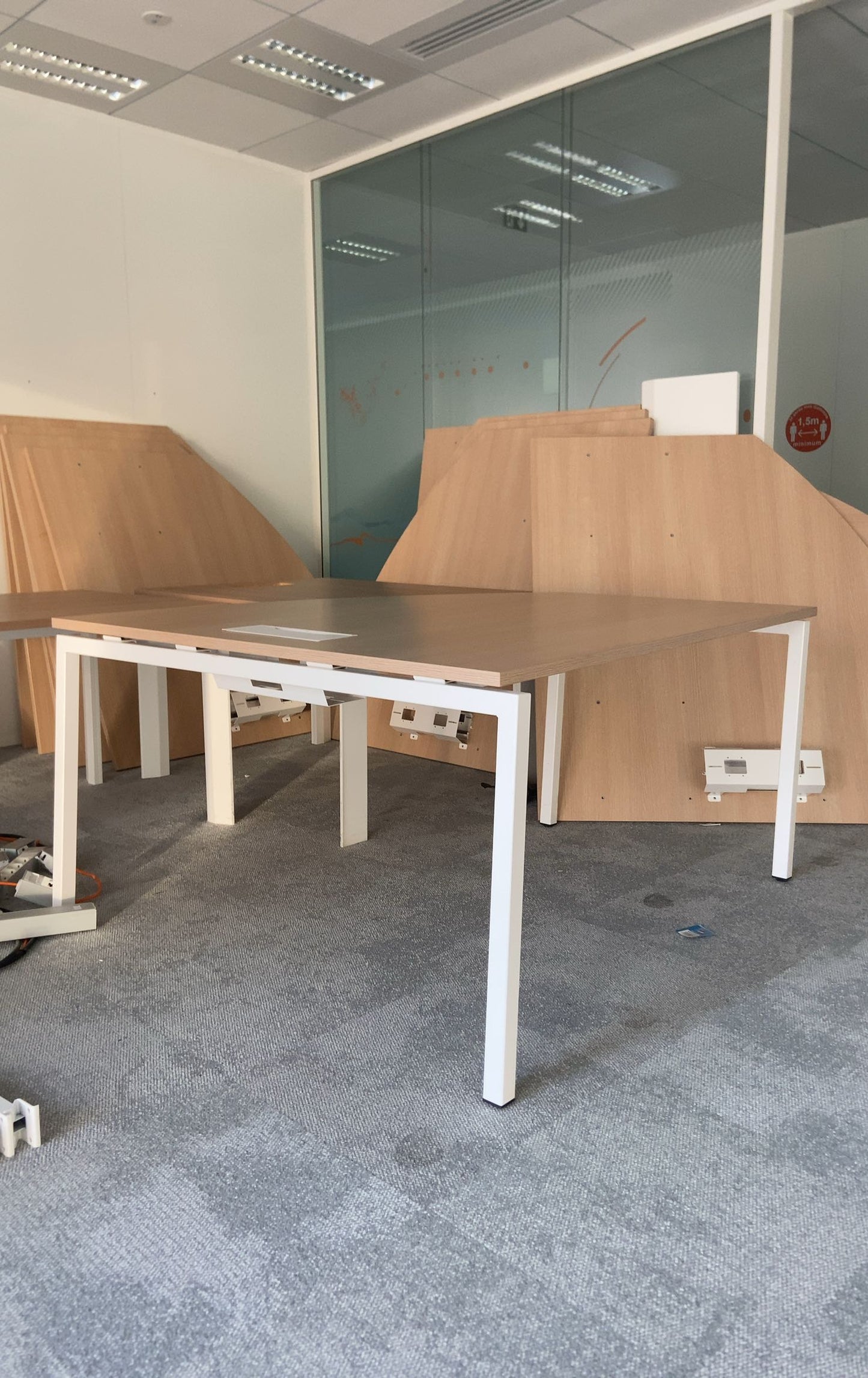 Bureau d'angle L140xl140xh75 - Mélaminé et Métal