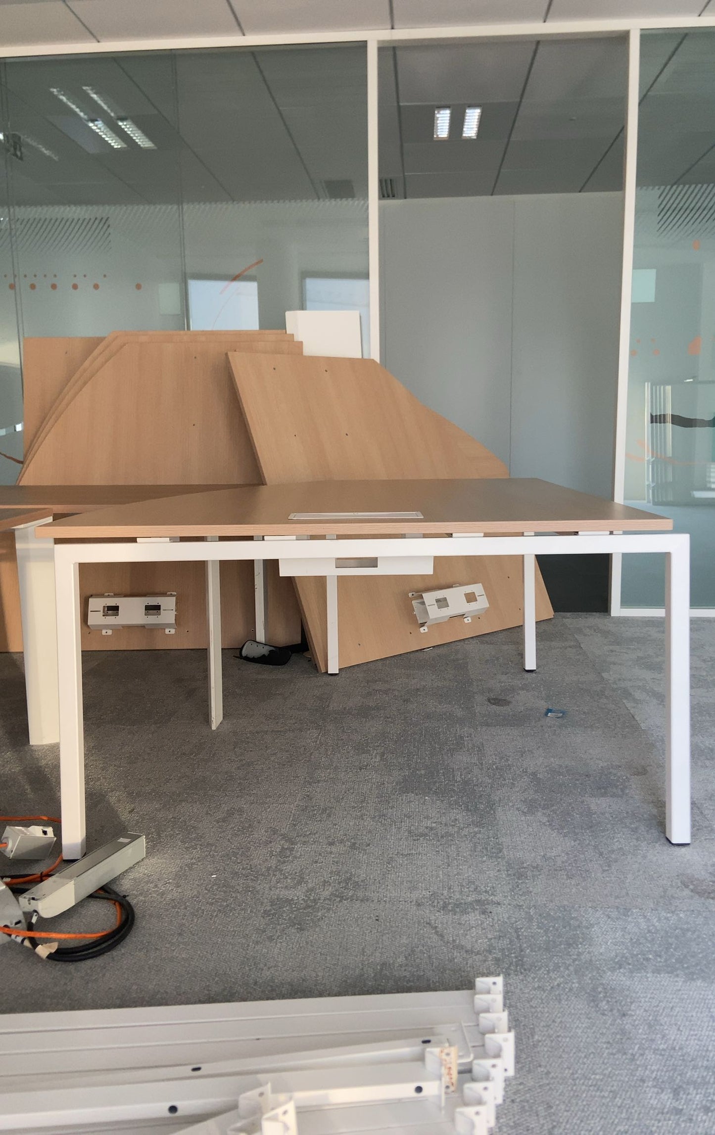 Bureau d'angle L140xl140xh75 - Mélaminé et Métal