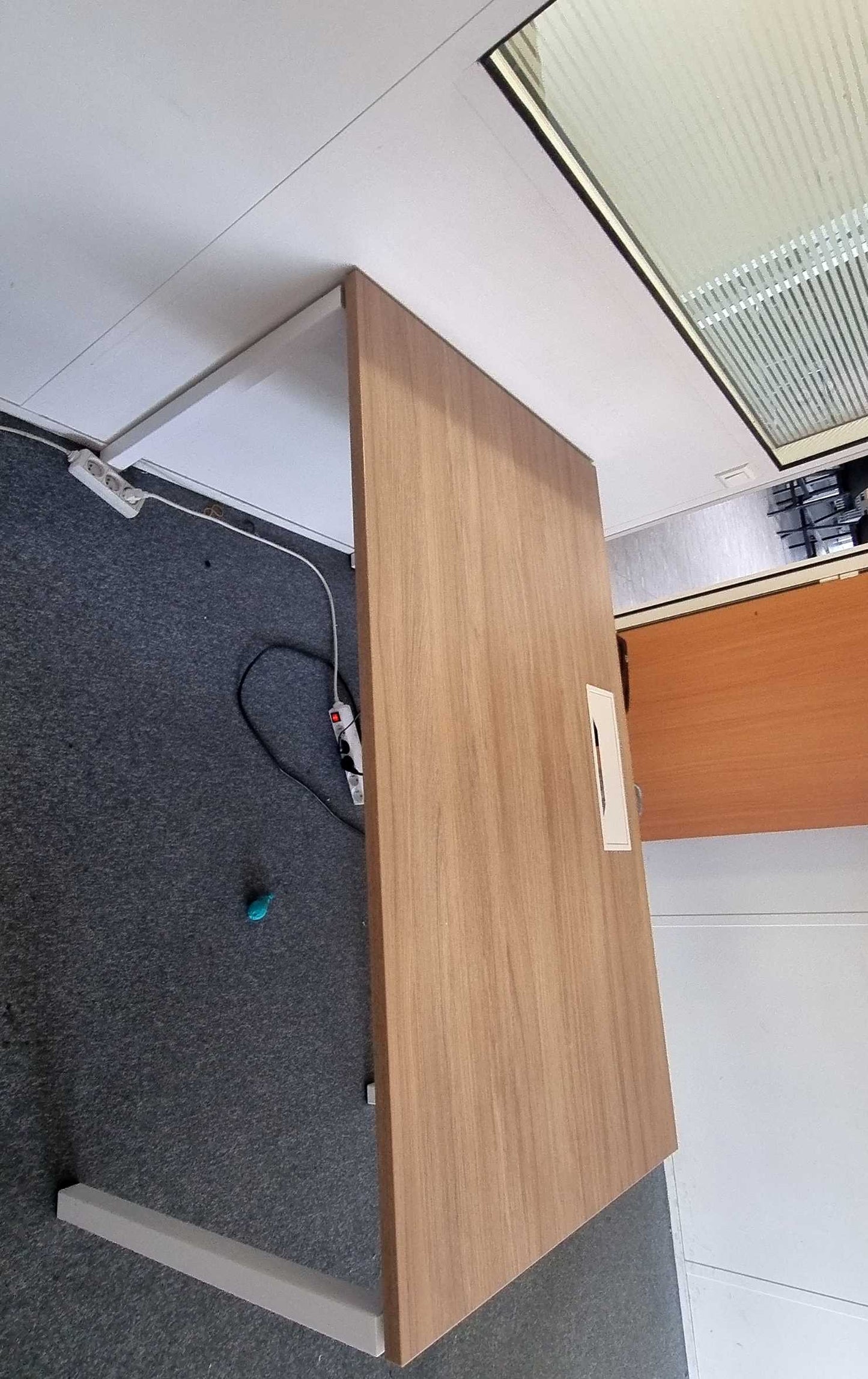Bureau droit L160xl80xh73 Gosto - Bois et Métal blanc
