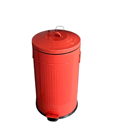 Poubelle en métal rouge