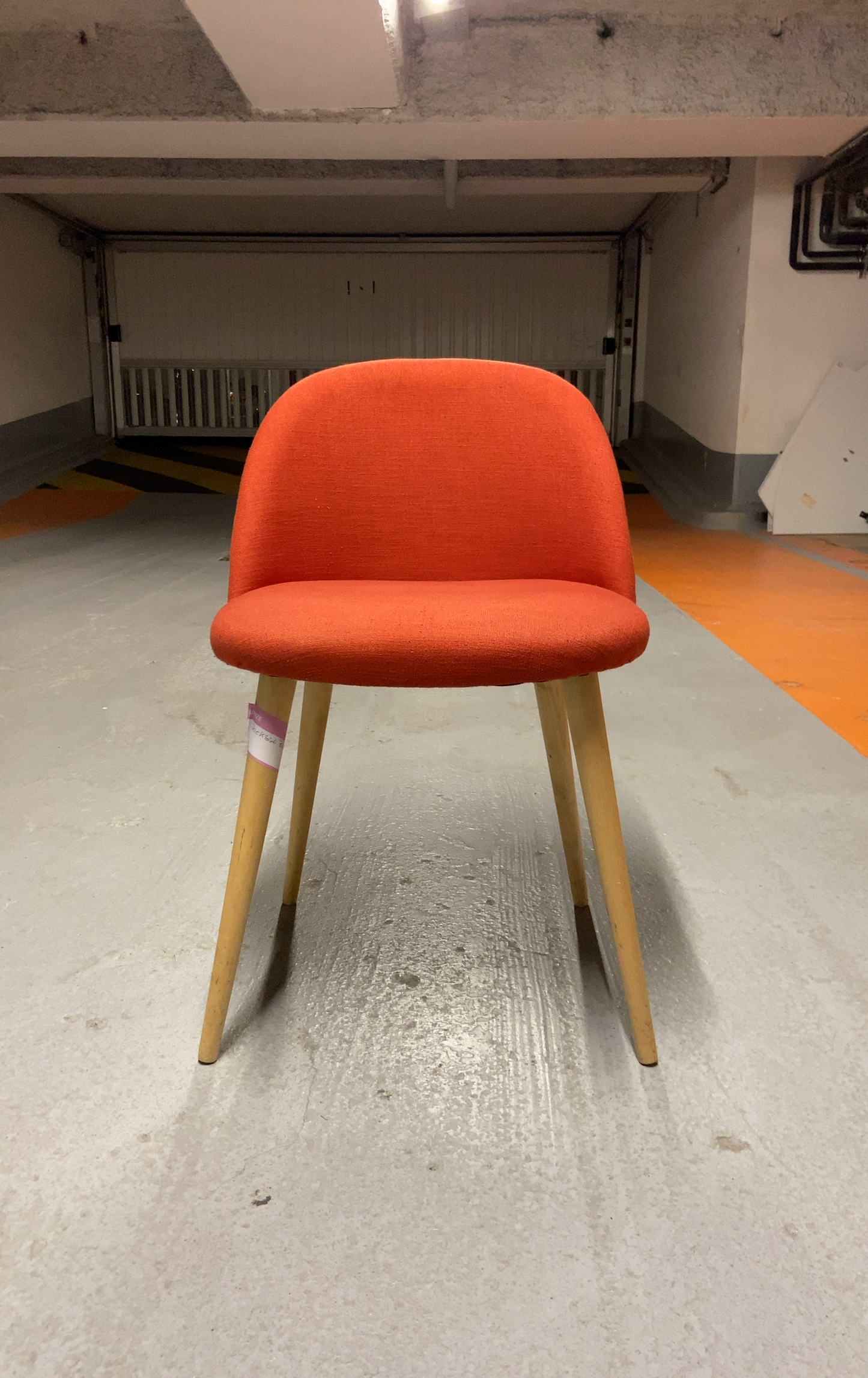 Chaise Tissu Rouge Pieds Bois