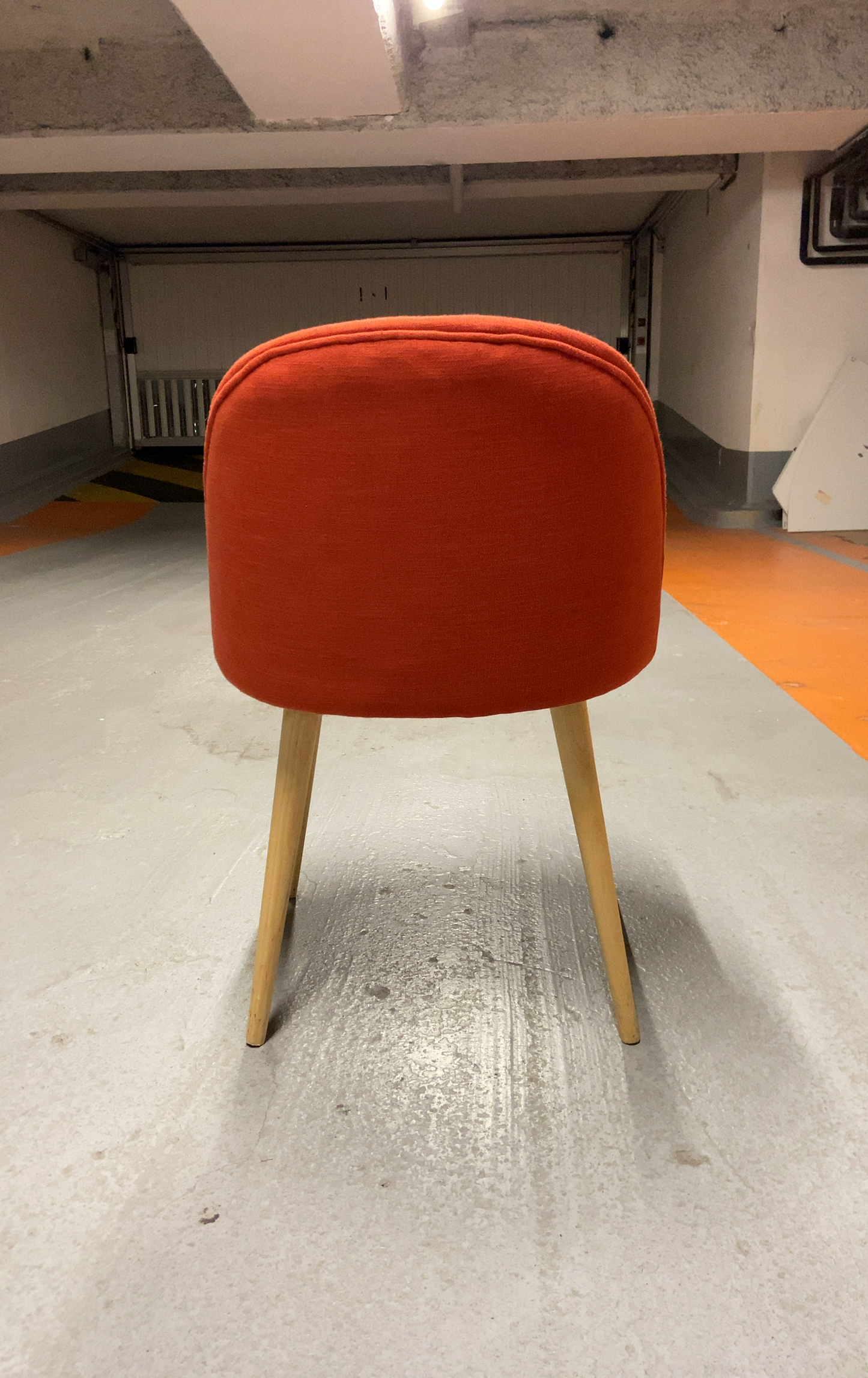 Chaise Tissu Rouge Pieds Bois