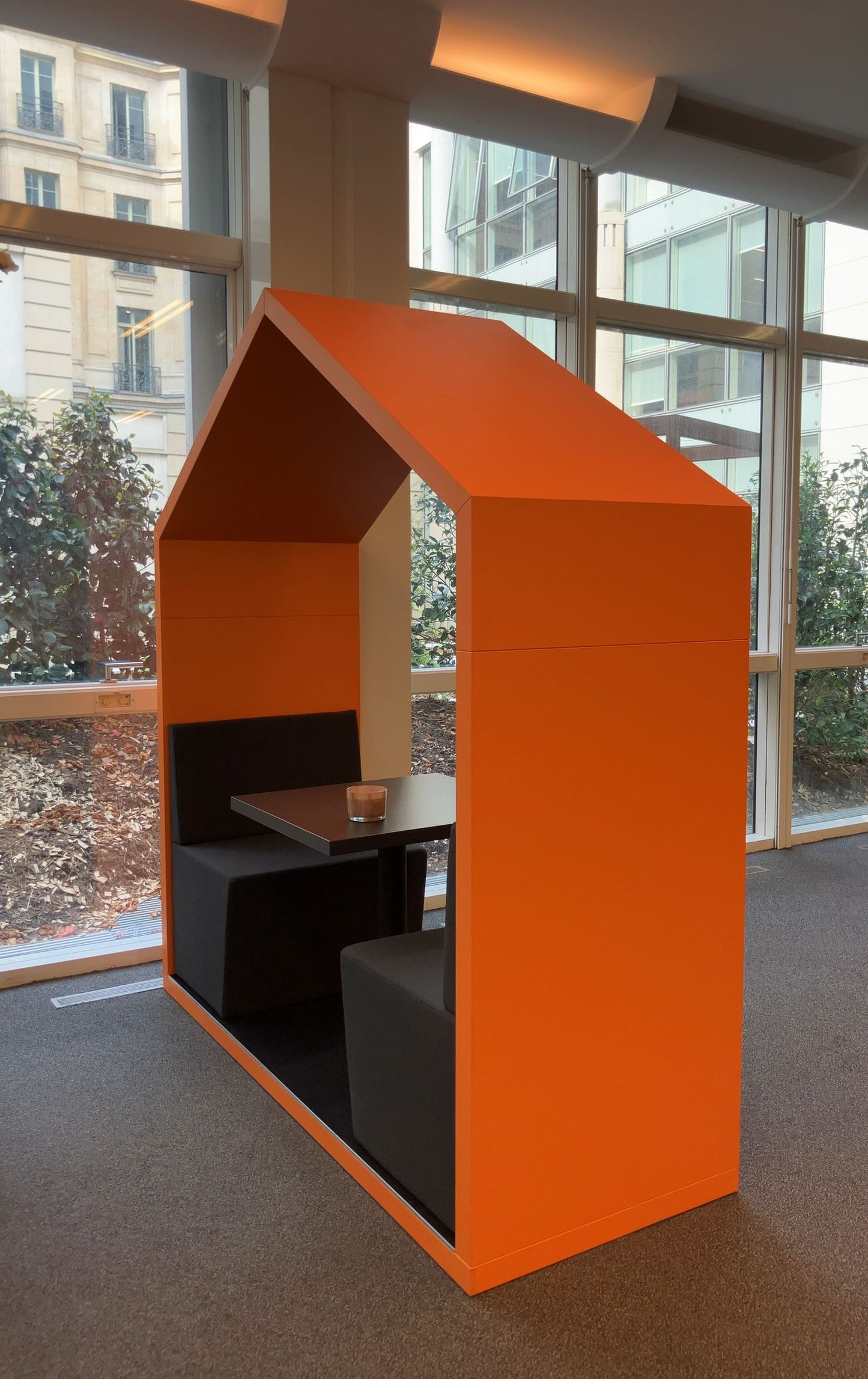 Cabane acoustique en mélaminé orange