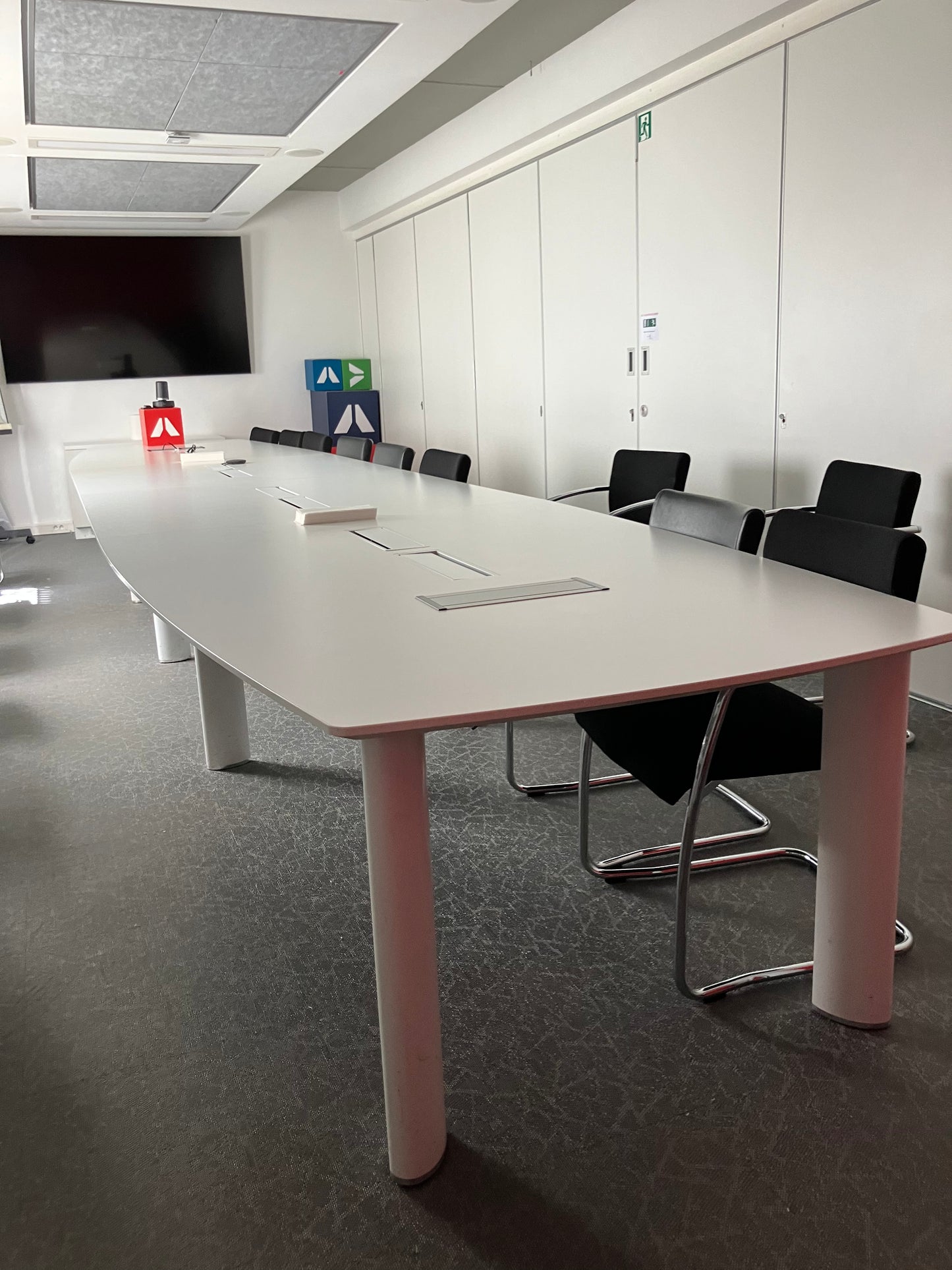 Table de réunion 20 personnes L680xl140xh73