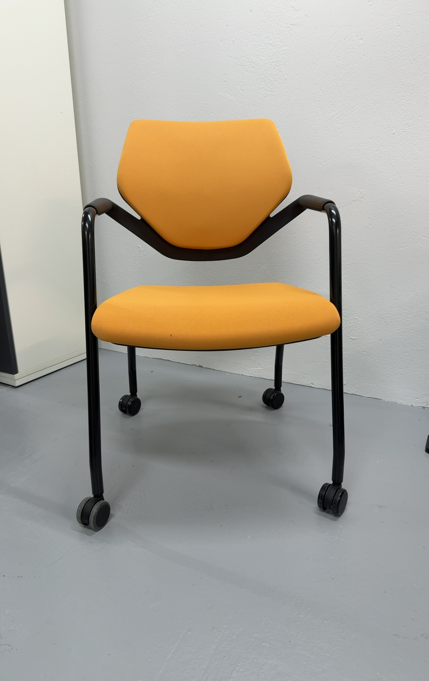 Chaise Konig + Neurath Gris