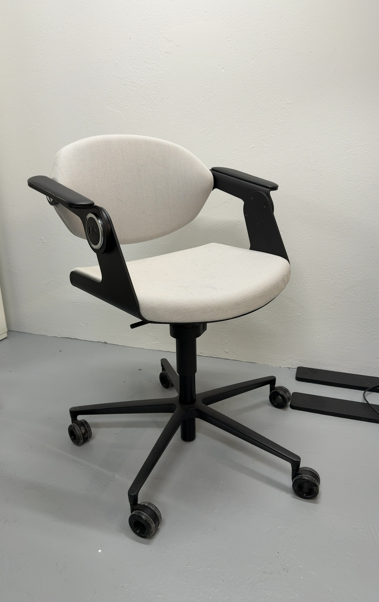 Chaise Konig + Neurath