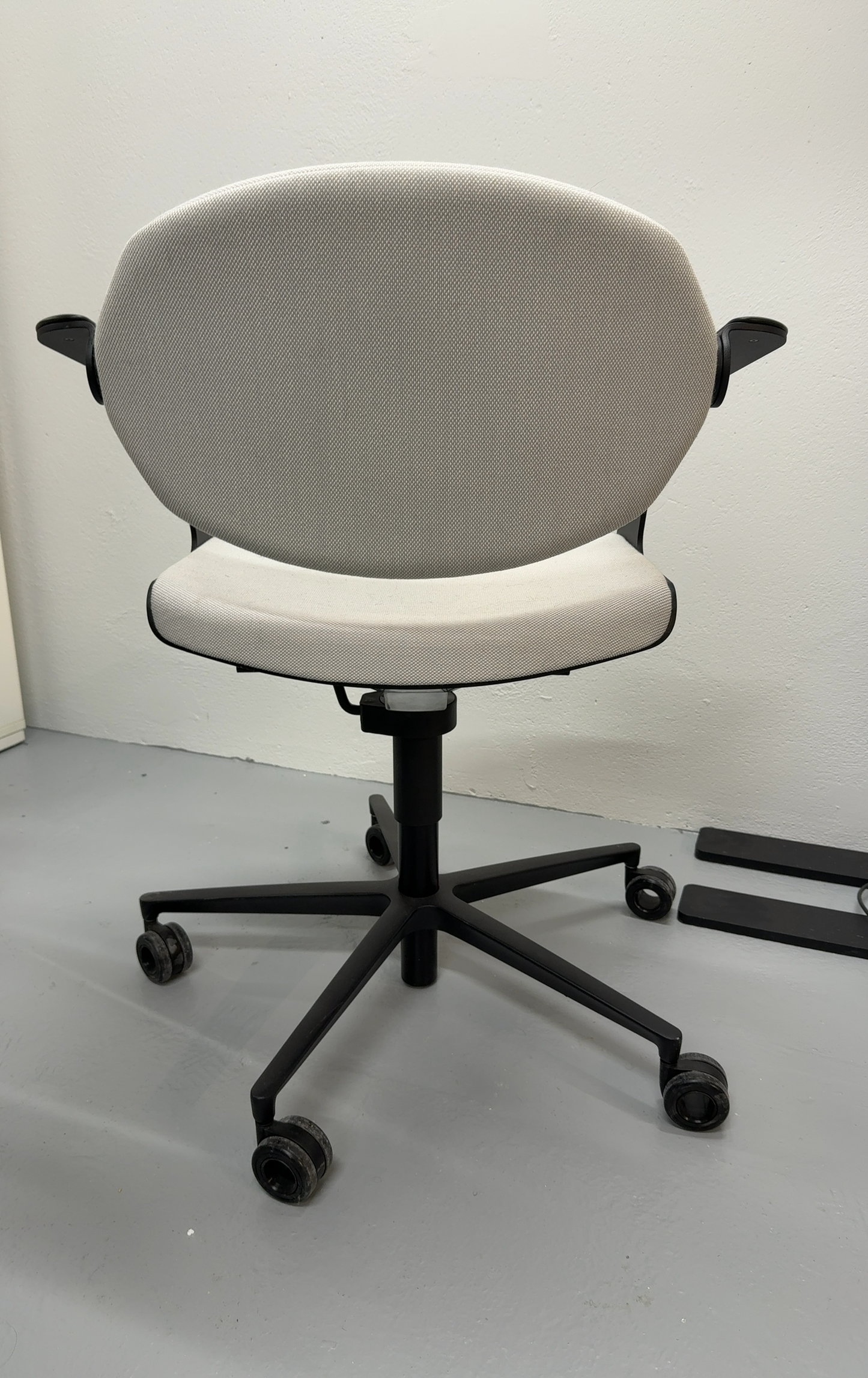 Chaise Konig + Neurath