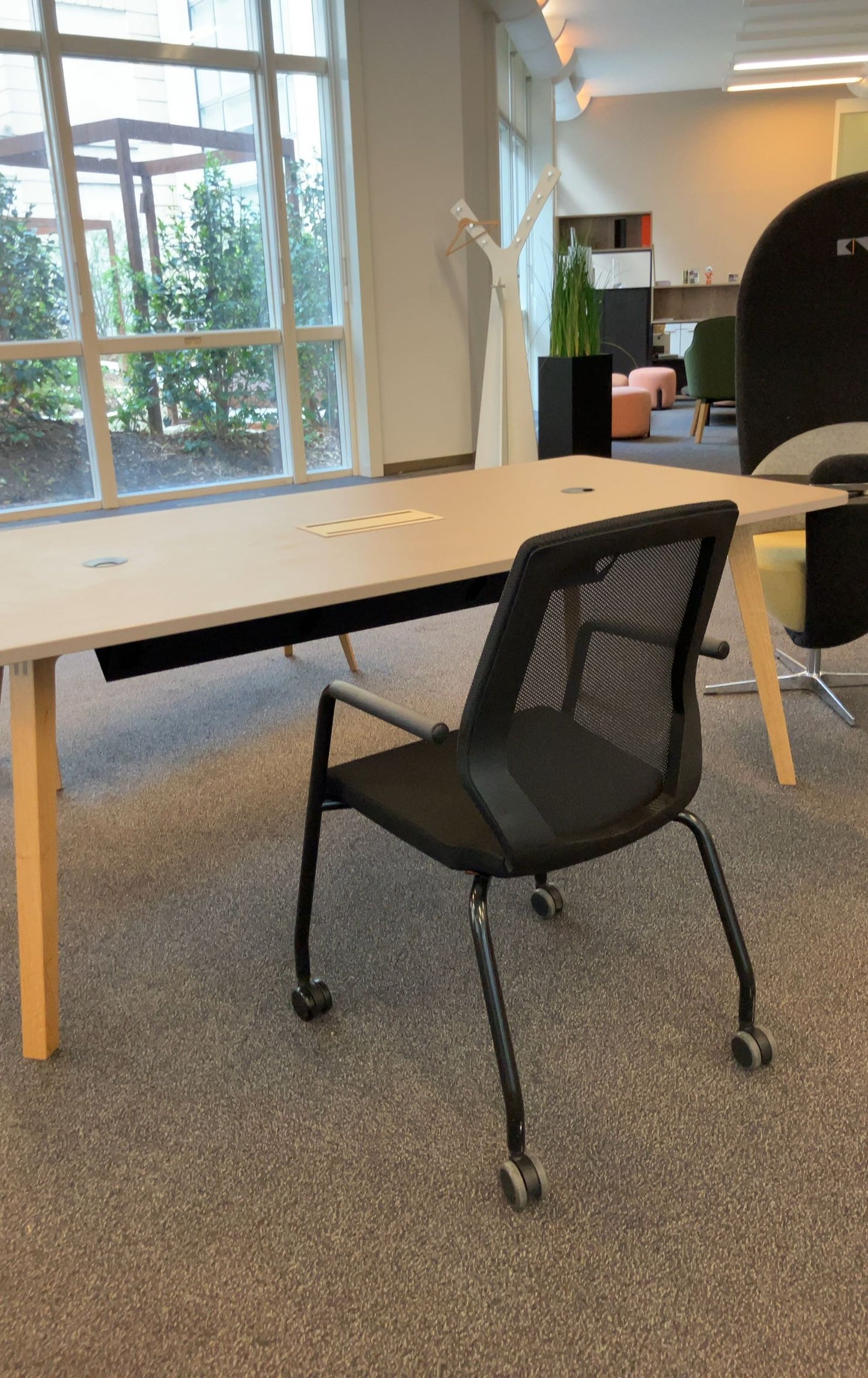 Chaise Konig + Neurath Noir