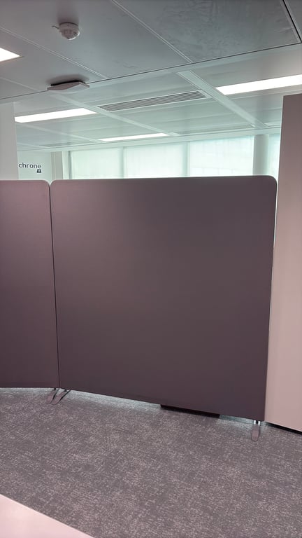 Cloison avec tissu gris clair