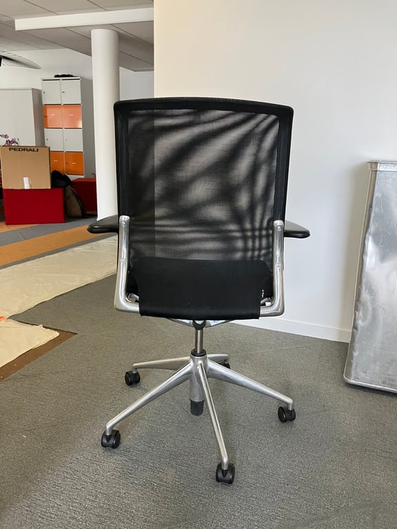 Fauteuil de bureau avec roulettes et piètement en étoile