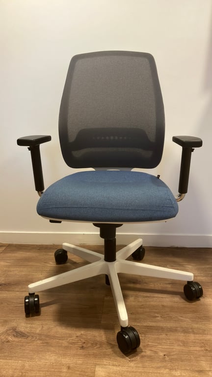 Fauteuil de bureau avec roulettes et dossier plein