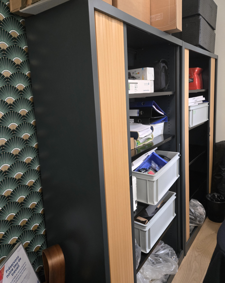 Armoire haute à portes coulissantes