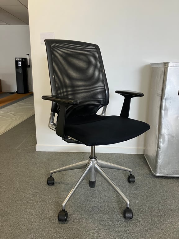 Fauteuil de bureau avec roulettes et piètement en étoile