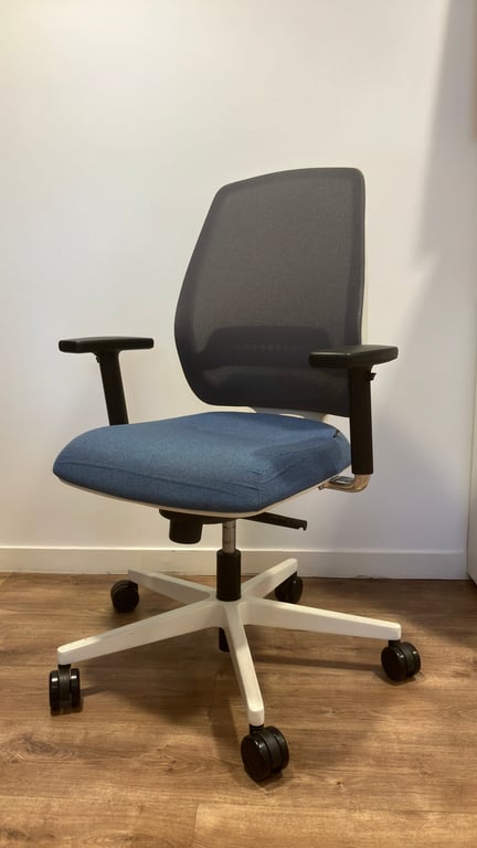 Fauteuil de bureau avec roulettes et dossier plein
