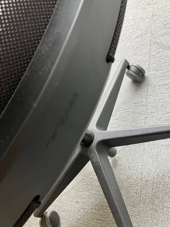 Fauteuil de bureau avec roulettes et assise rotative