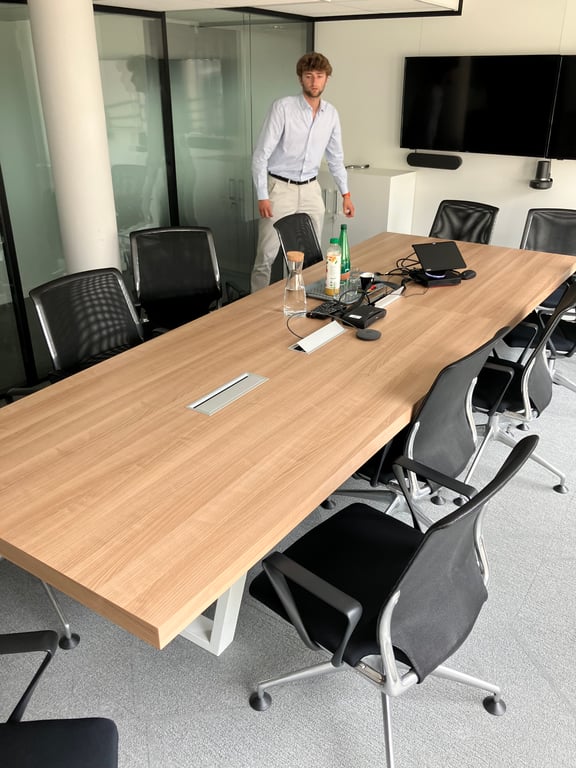 Fauteuil de bureau avec rotation assise et dossier en résille