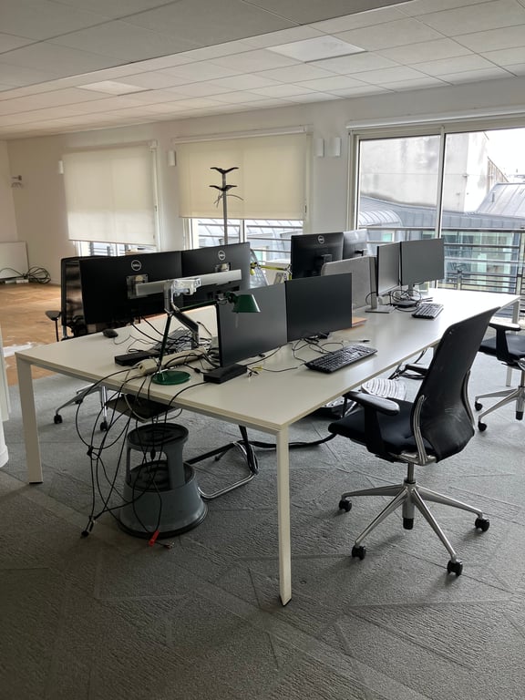 Fauteuil de bureau avec roulettes et piètement en étoile