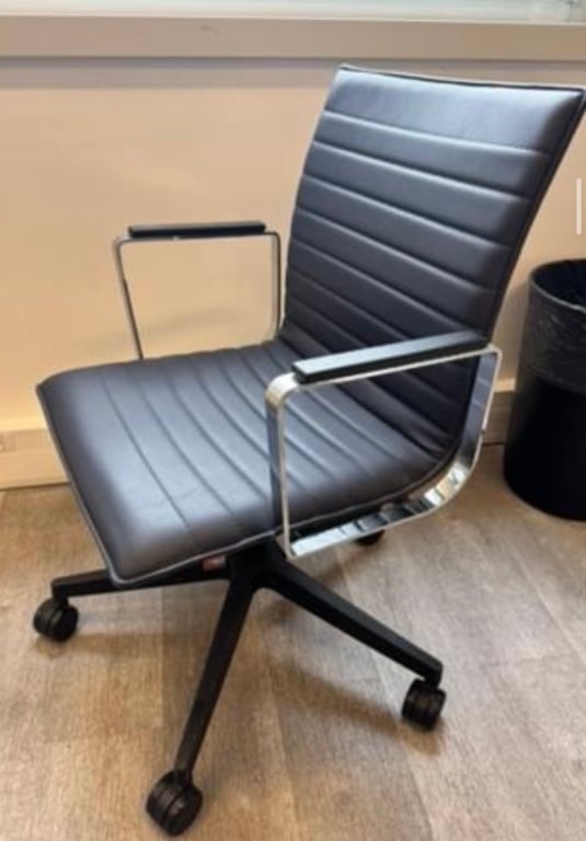 Fauteuil de bureau noir cuir