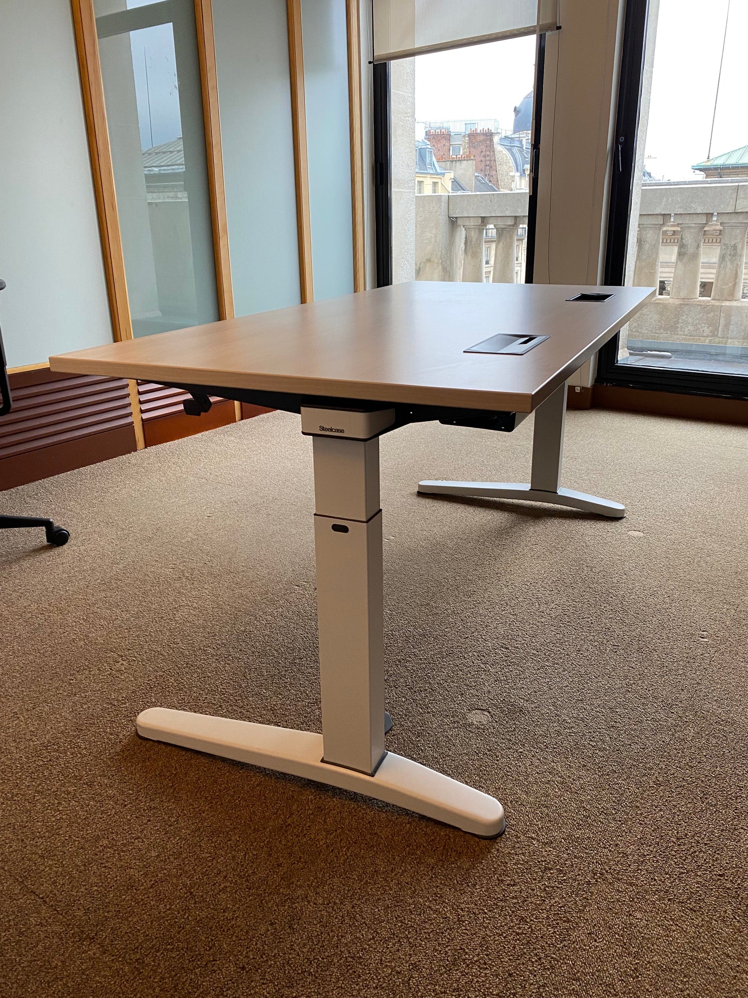 Bureau assis-debout : comparatif des meilleurs modèles pour améliorer votre posture