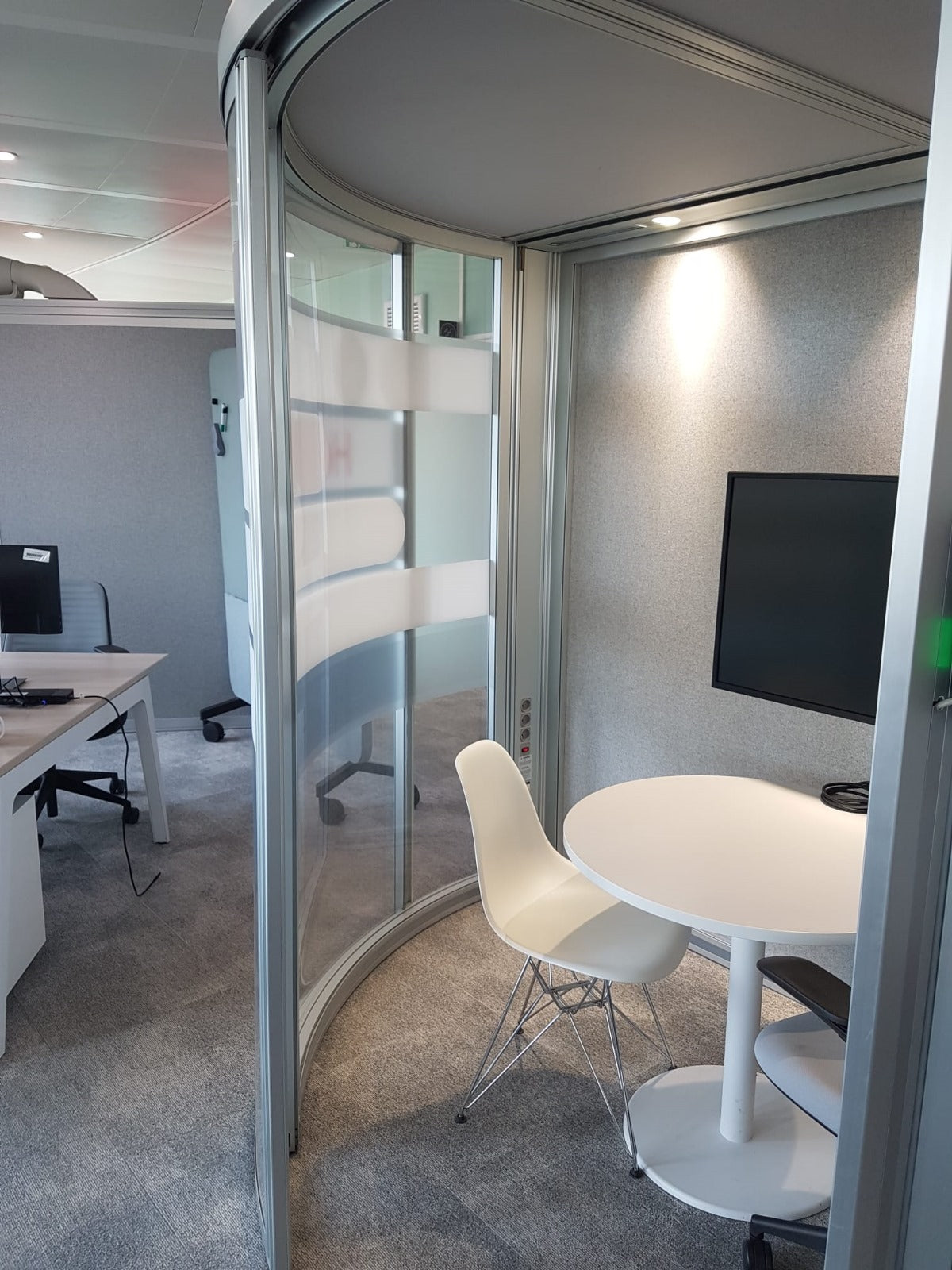 Cabine acoustique OrangeBox Airea-100