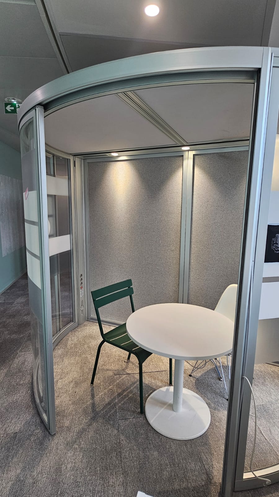 Cabine acoustique OrangeBox Airea-100