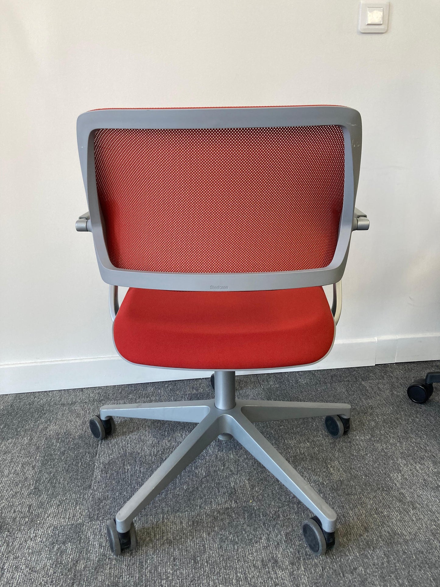 fauteuil qivi steelcase rouge