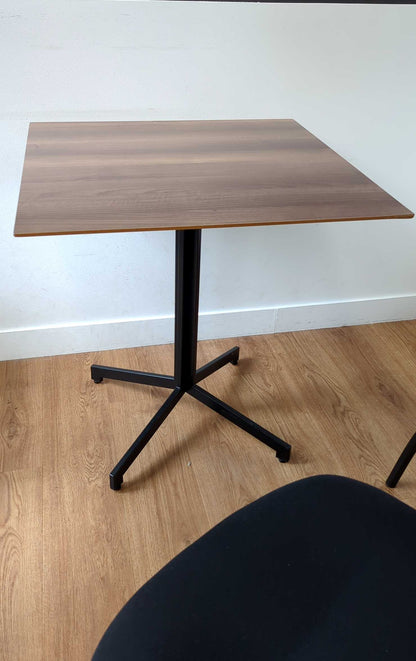 Table carrée bois marron L70xl70xh73