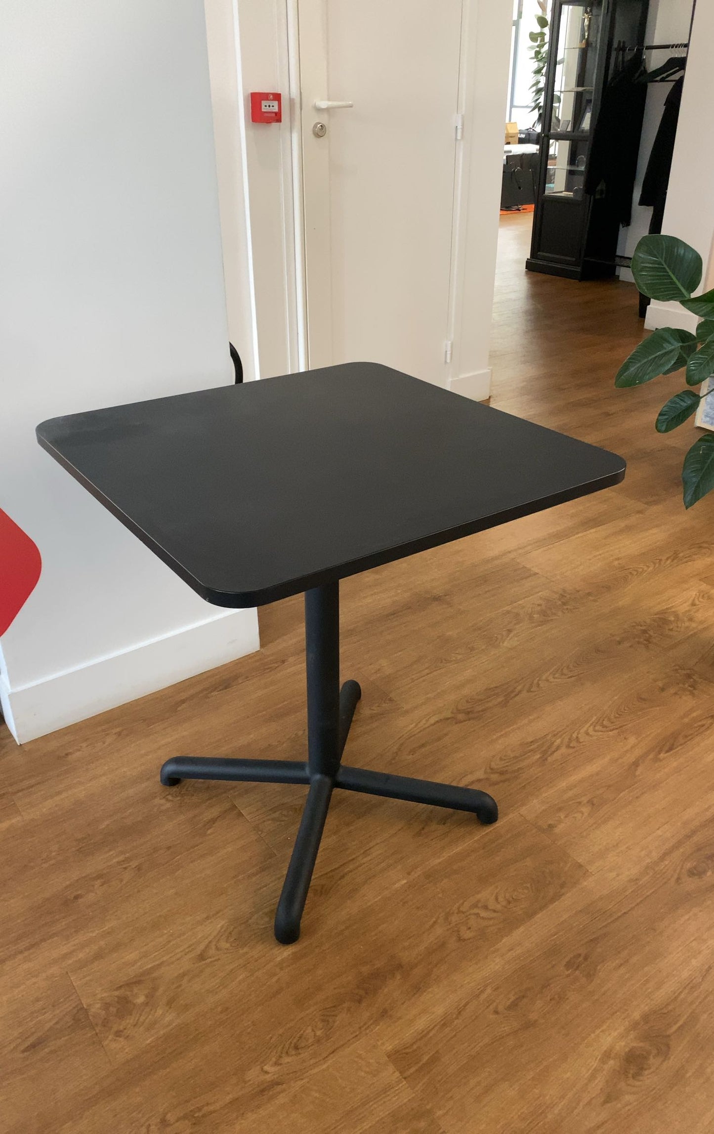 Table de réunion noire L50xl50xh70