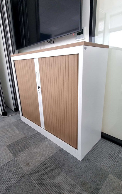 Armoire à portes coulissantes