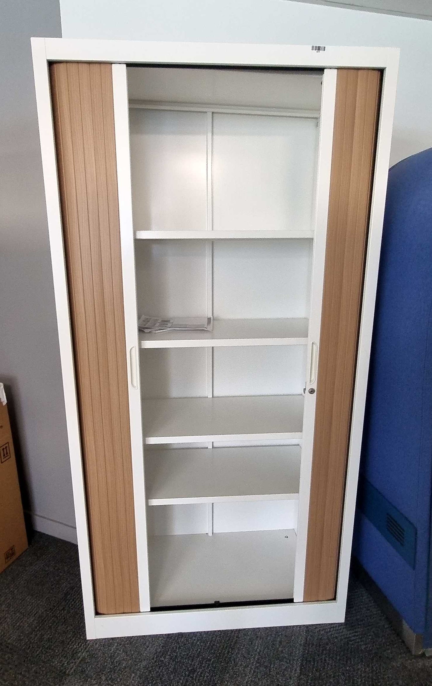 Armoire à portes coulissantes