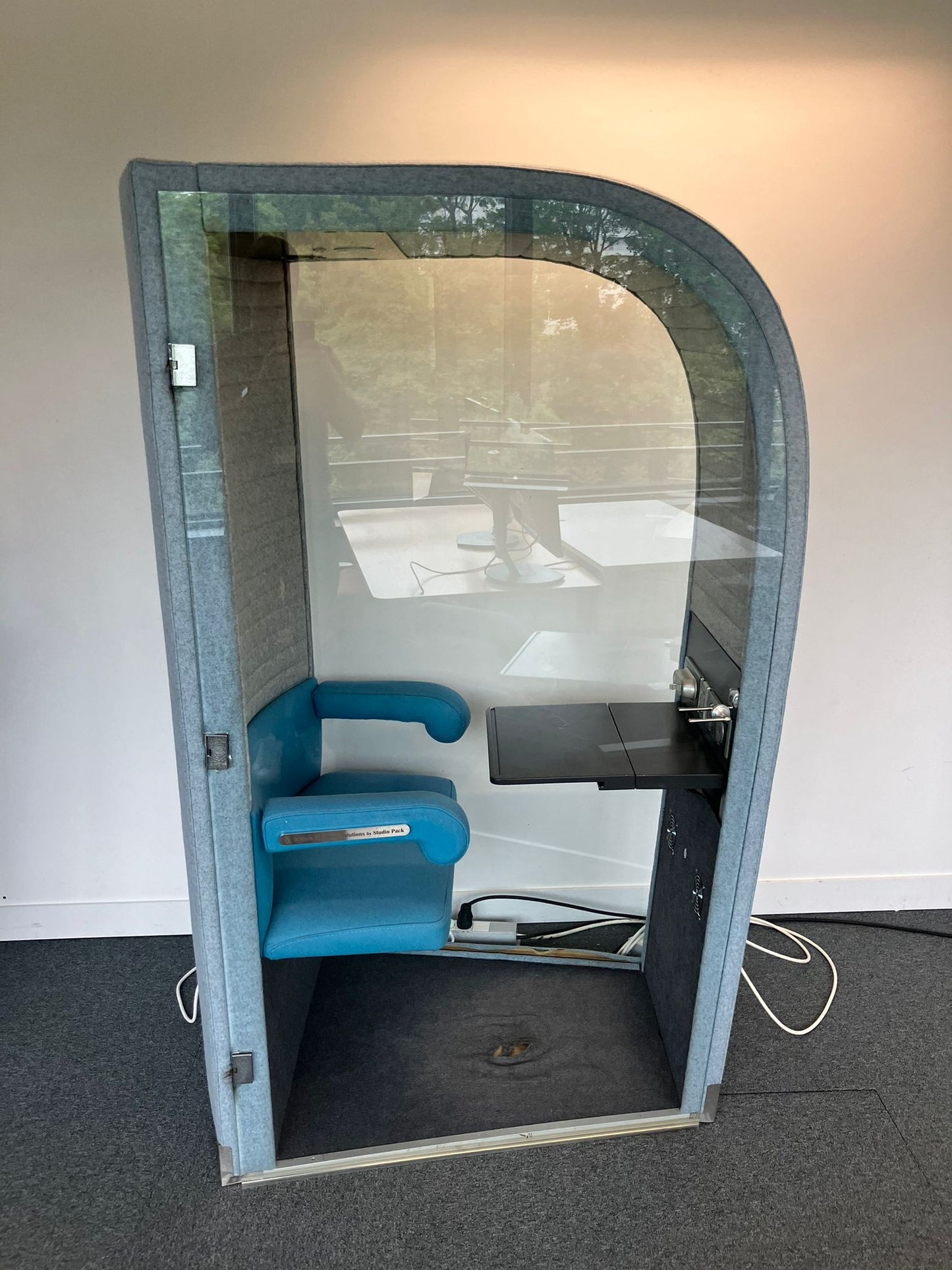 Cabine acoustique en tissu bleu
