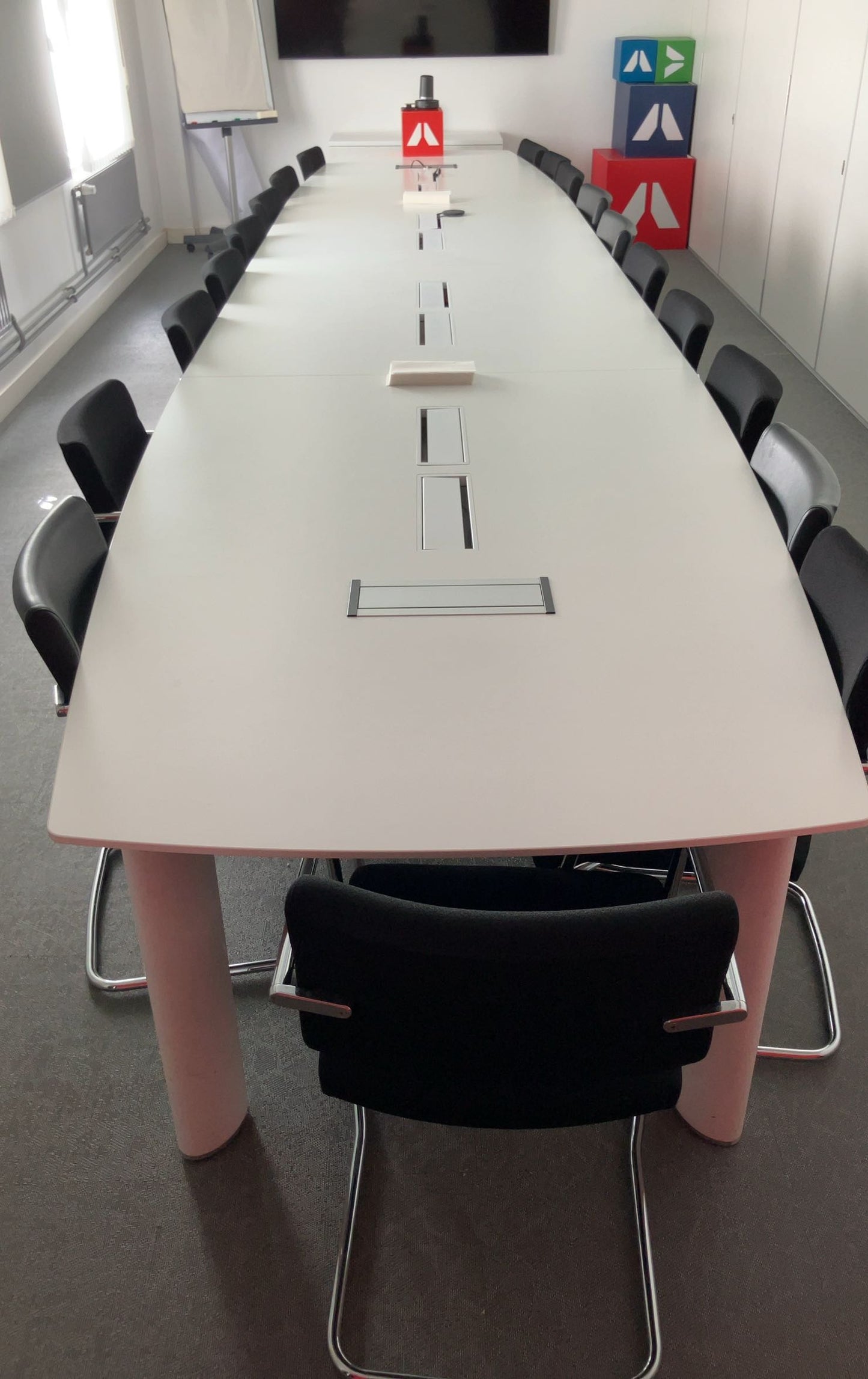 Table de réunion 20 personnes L680xl140xh73