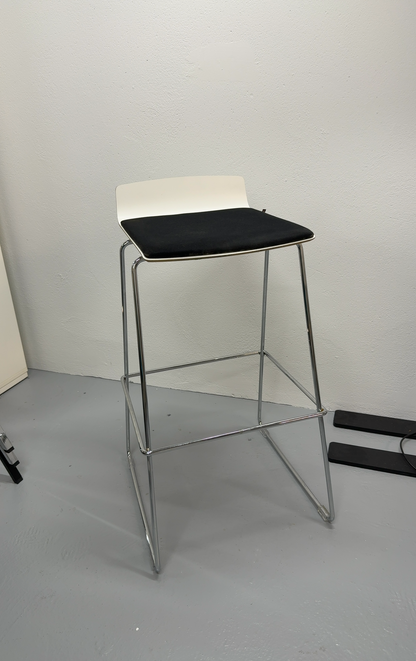 Tabouret Konig + Neurath Cuir Blanc