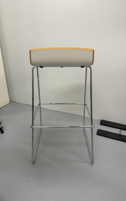 Tabouret Konig + Neurath Cuir Blanc