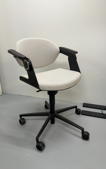 Chaise Konig + Neurath