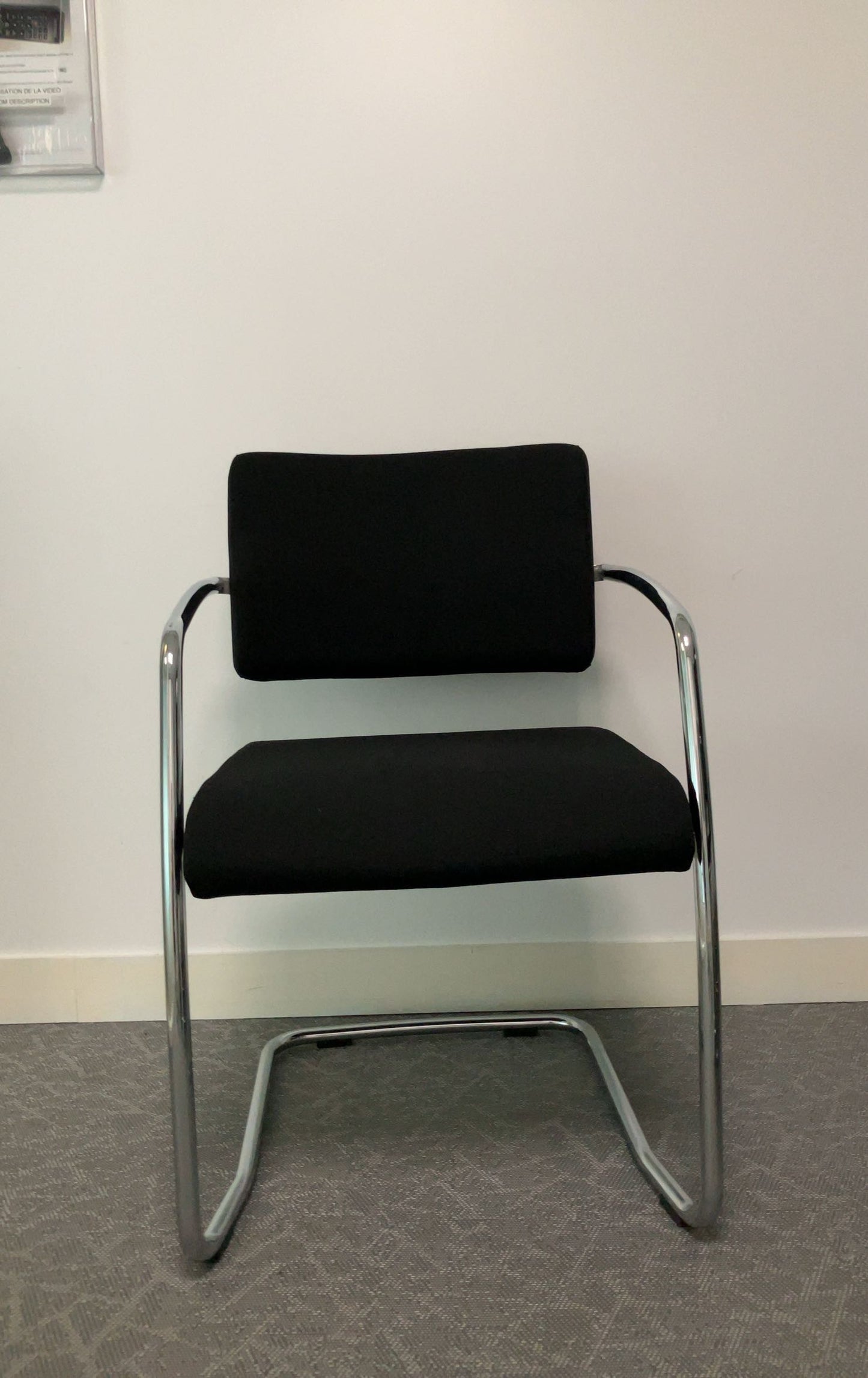 Chaise Sokoa Noir et Gris avec Accoudoirs