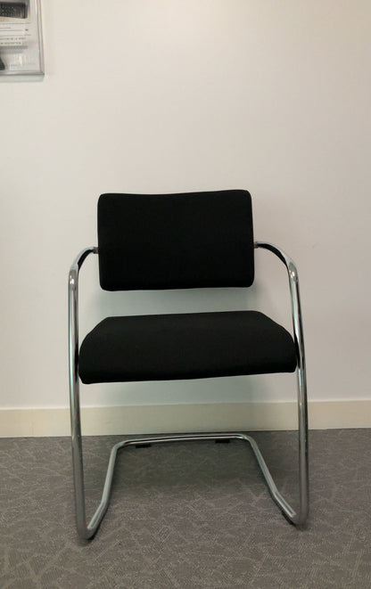 Chaise Sokoa Noir et Gris avec Accoudoirs