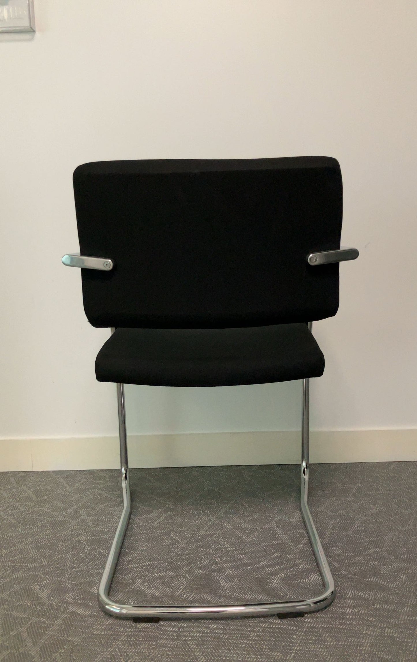 Chaise Sokoa Noir et Gris avec Accoudoirs