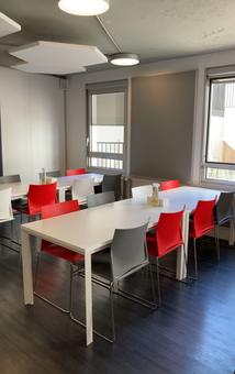 Table ou bureau couleur blanche L140xl80xh73