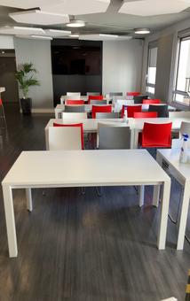 Table ou bureau couleur blanche L140xl80xh73