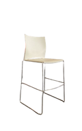 Chaise haute blanche sans accoudoirs plastique avec piètement métal