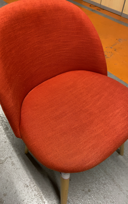 Chaise Tissu Rouge Pieds Bois