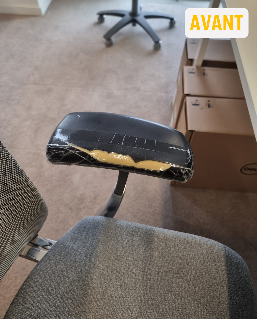 Fauteuil de direction, repris puis remis à neuf en atelier.