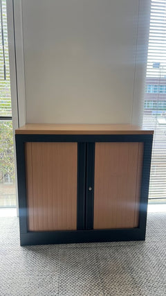 Armoire basse avec portes coulissantes - face