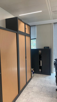 Armoire basse avec portes coulissantes - ambiance