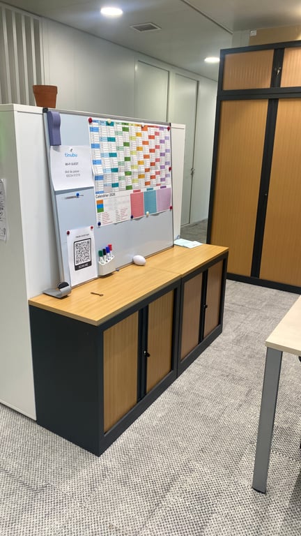 Armoire basse avec portes coulissantes - ambiance